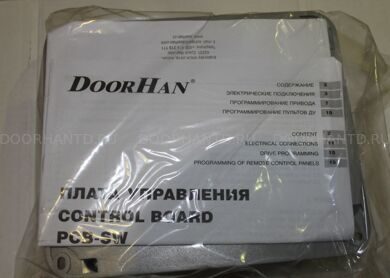 Блок управления PCB-SW для распашных приводов (DOORHAN) зелёного цвета